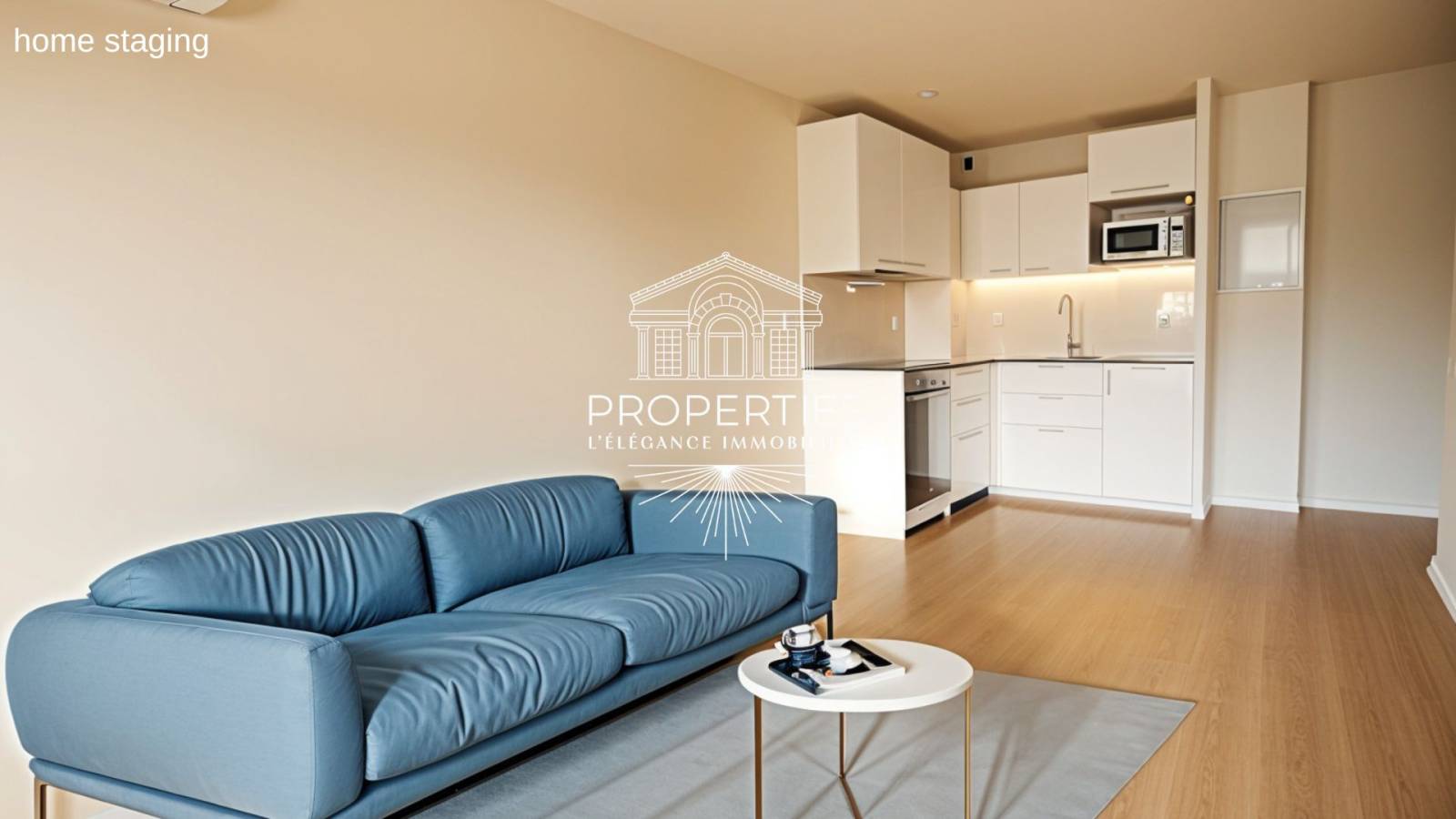 À saisir à Carqueiranne : beau T2 rénové avec balcon couvert, place de parking et proche plages