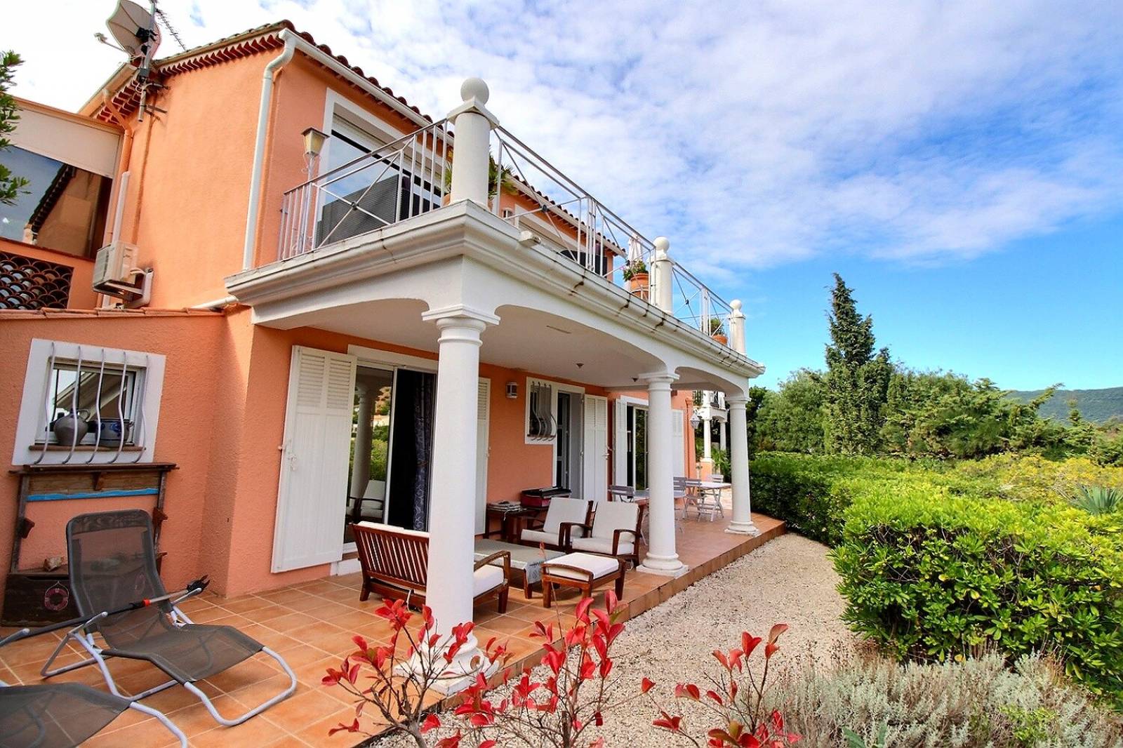 Villa position dominante