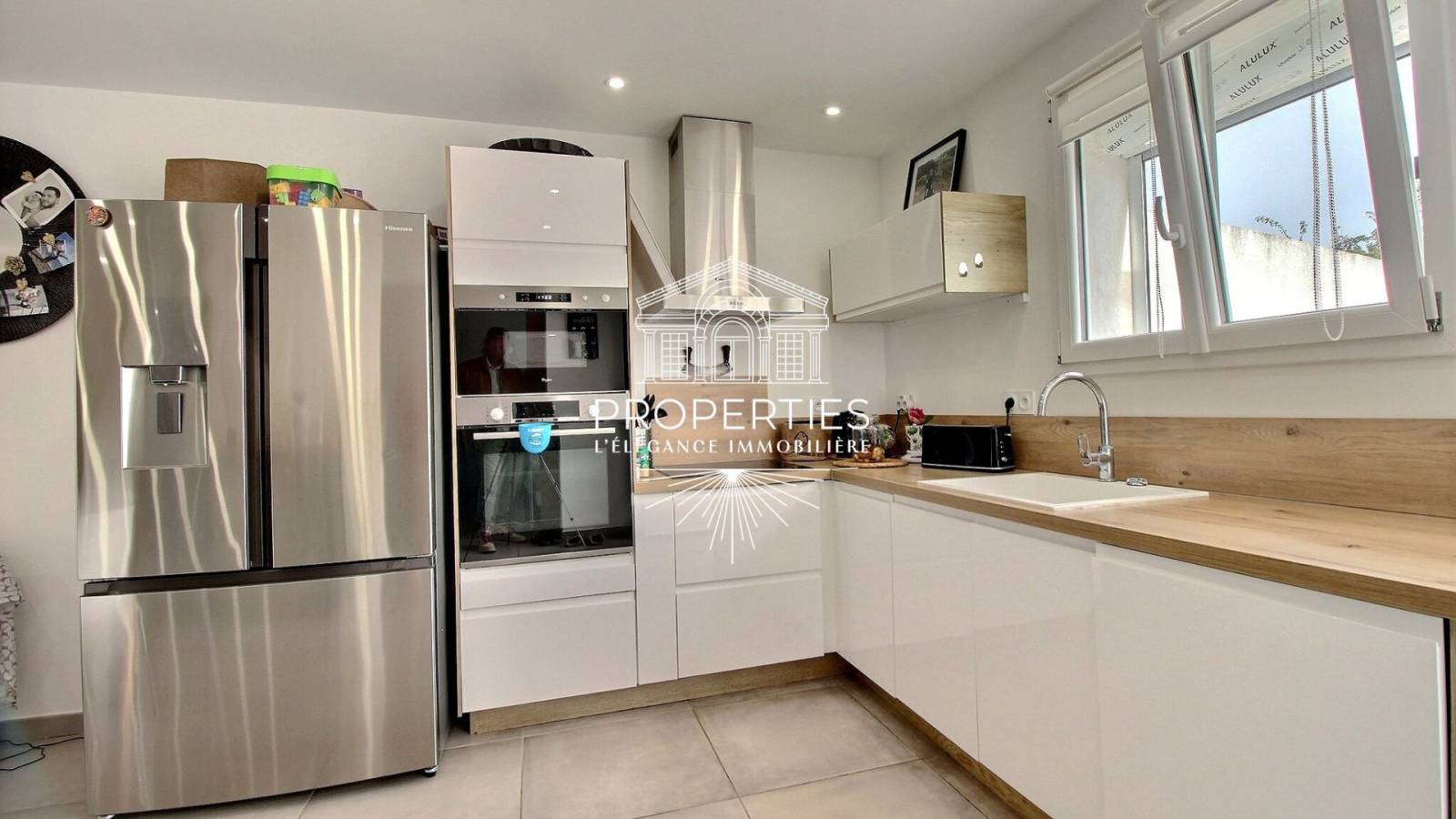 A vendre maison ouvrant sur un jardin exposé sud à la CRAU 