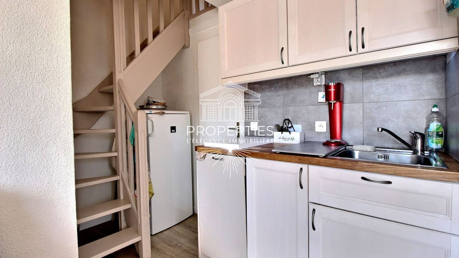 Mazet avec jardinet et piscine au Lavandou