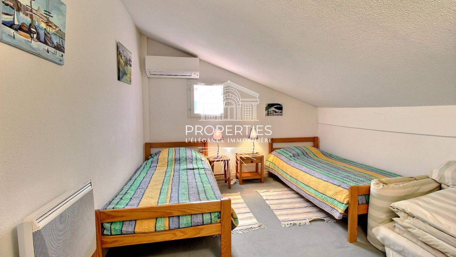 Disponible à l'achet mazet sur le Lavandou dans résidence avec parking 