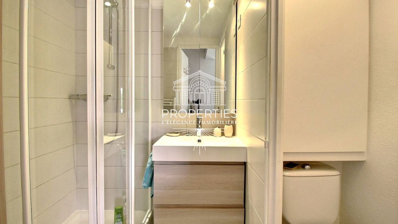 Mazet à vendre au Lavandou dans résidence recherchée avec piscine et proche des plages au Lavandou