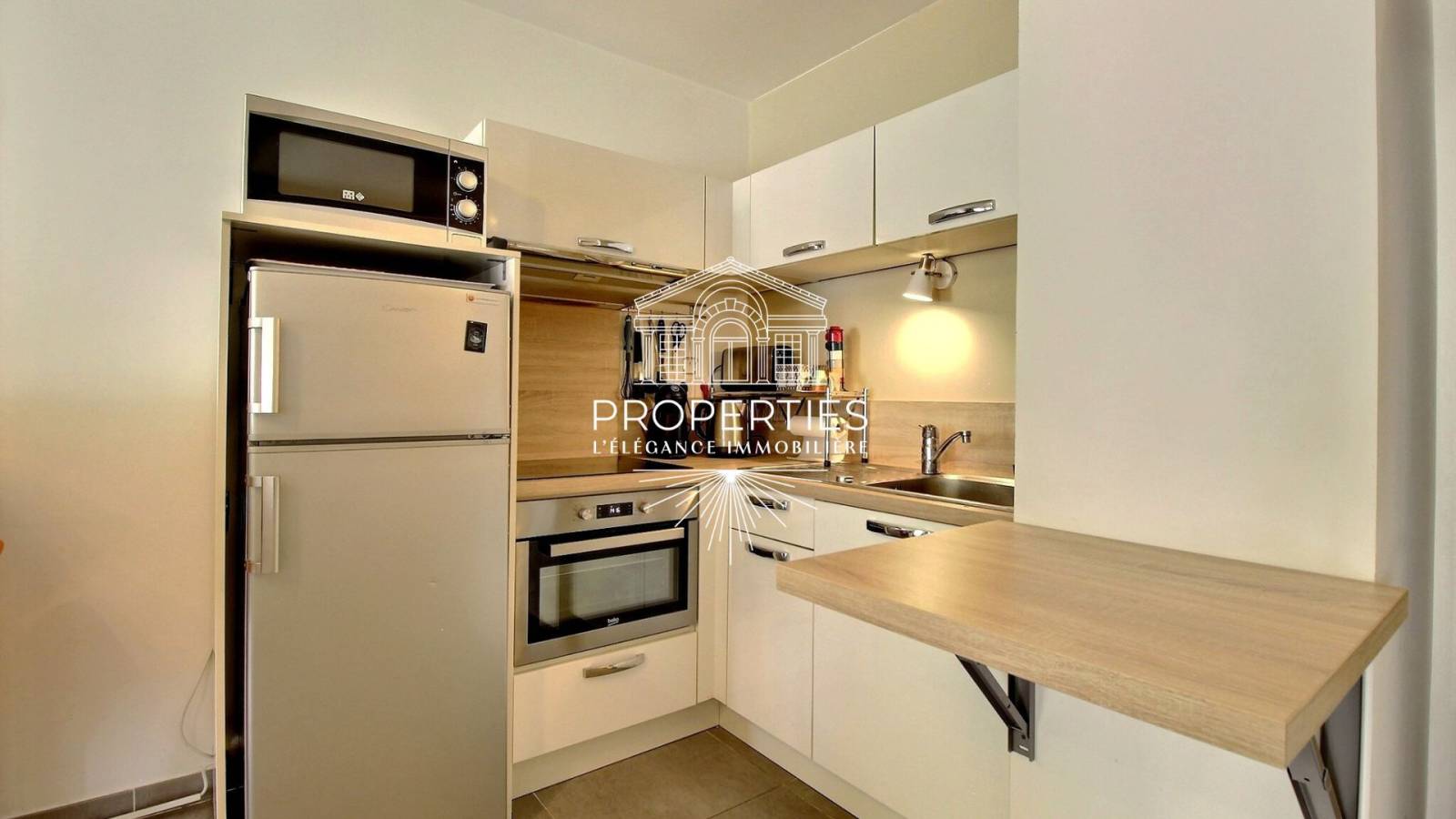 A vendre T1 à Carqueiranne proche des commerces en rez-de-jardin