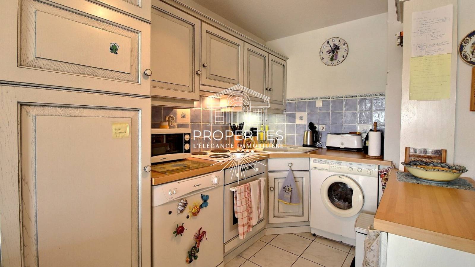 Appartement T3 proche des commerces dans résidence fermée et sécurisée au Lavandou