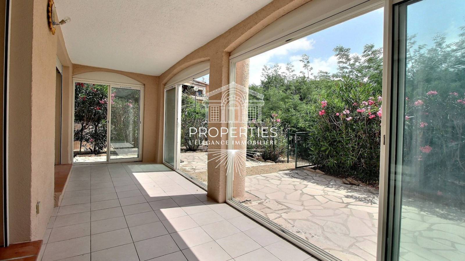 A vendre appartement T3 dans résidence sécurisée avec piscine sur Bormes-les-Mimosas 