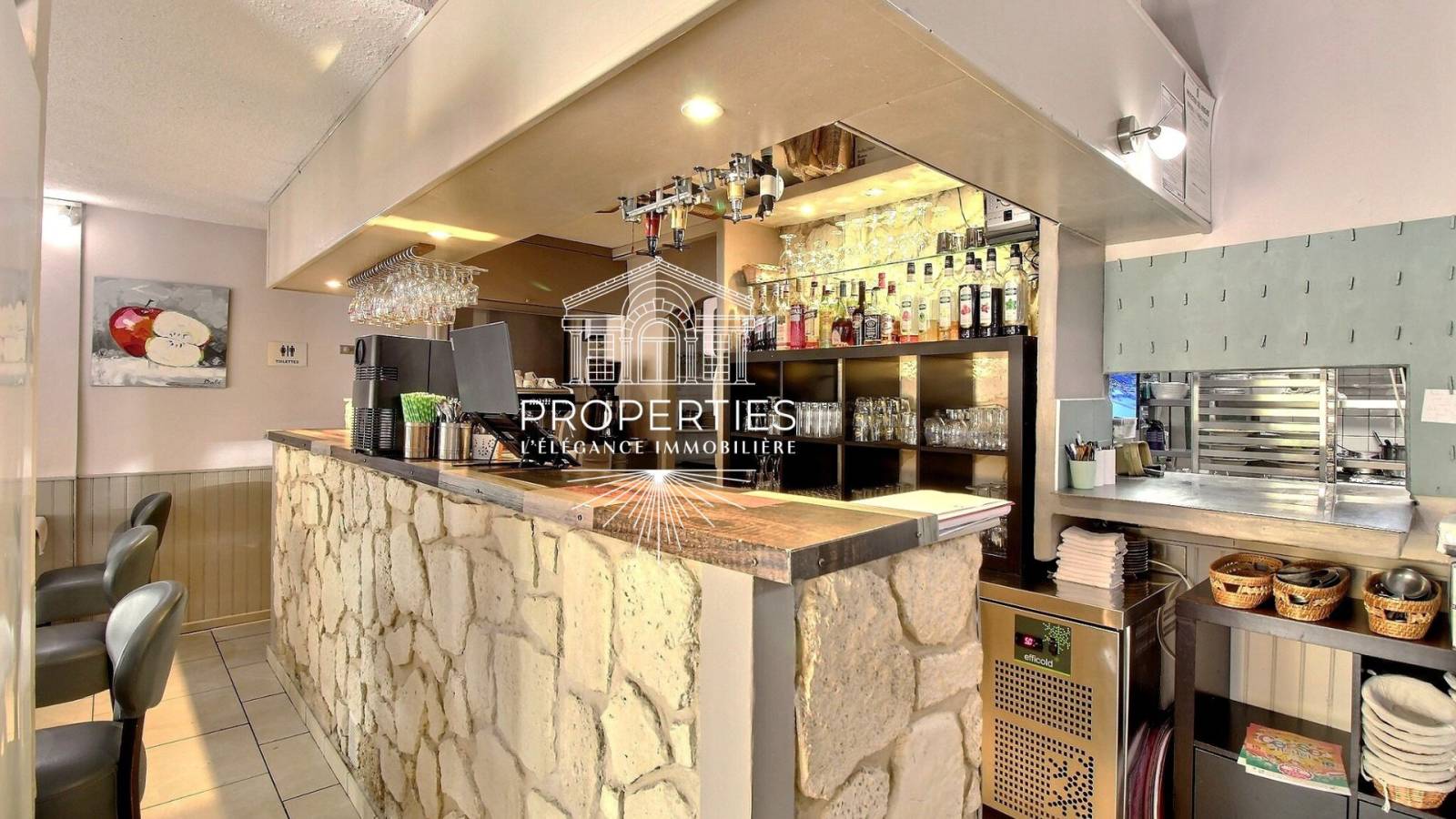 Fonds de commerce de restauration à saisir au Lavandou, clientèle fidèle locale et touristique