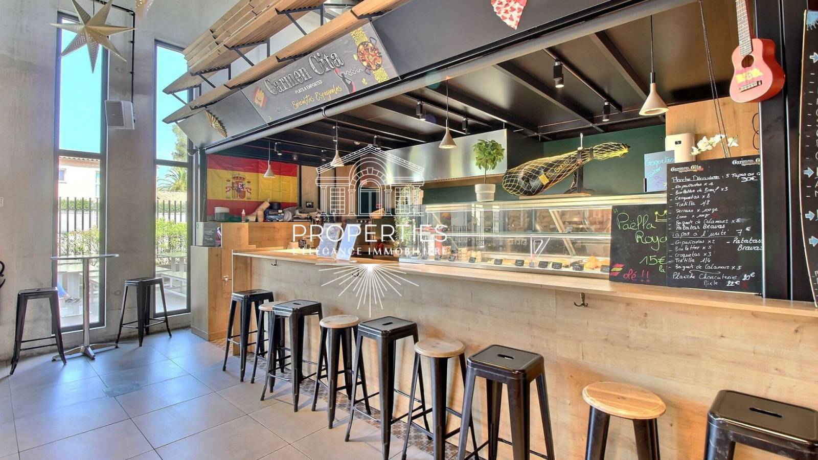 A vendre stand équipé à LA CRAU