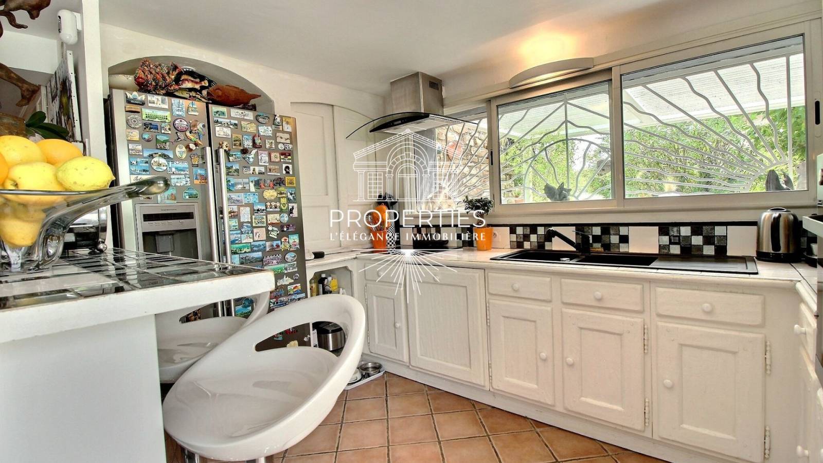 À vendre : superbe maison rénovée avec piscine et studio indépendant dans le VAR 83