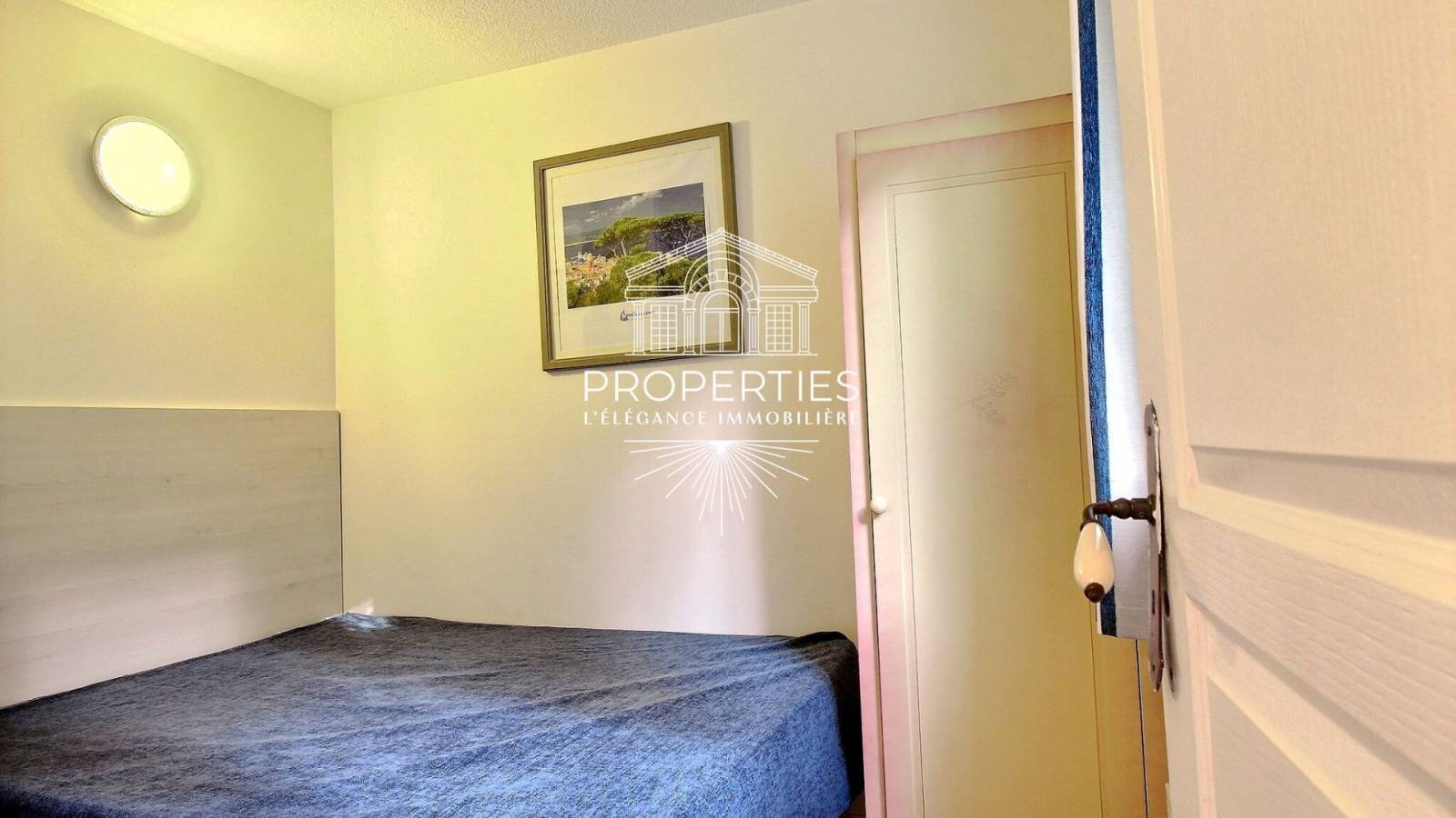 Charmant T2 au Lavandou dans résidence gardiennée avec piscine, plage privée et cadre naturel verdoyant