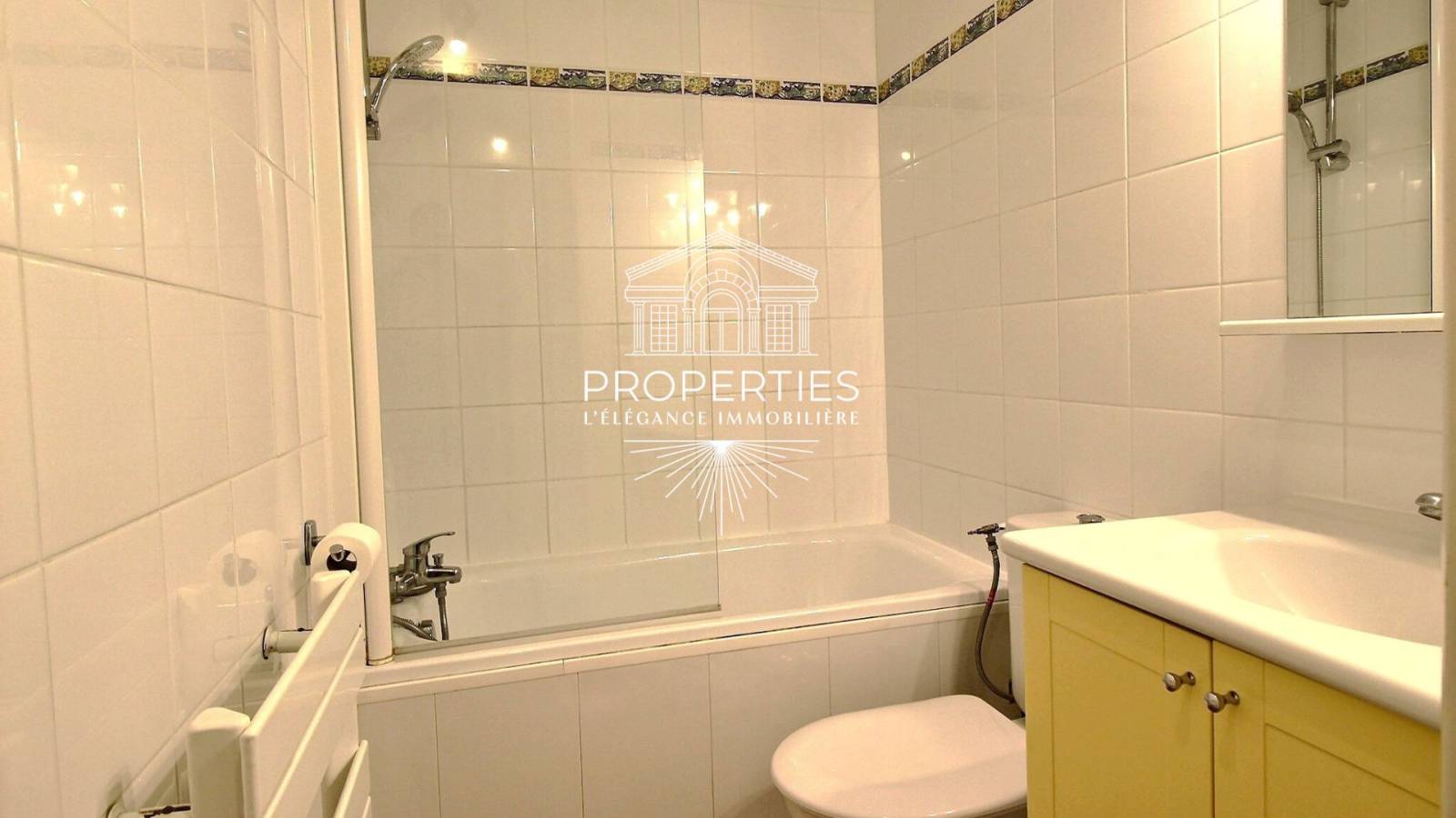 Appartement T2 au Lavandou avec terrasse, piscine, plage privée et résidence sécurisée au cœur du Cap Nègre