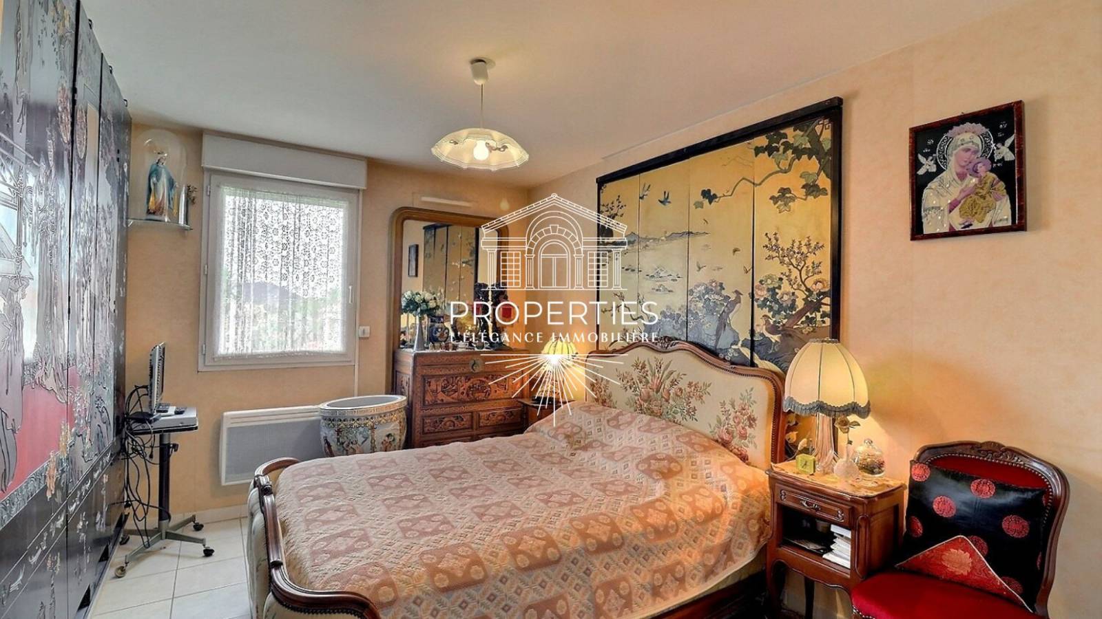 sur Hyeres dans le Var spacieux appartement avec terrasse