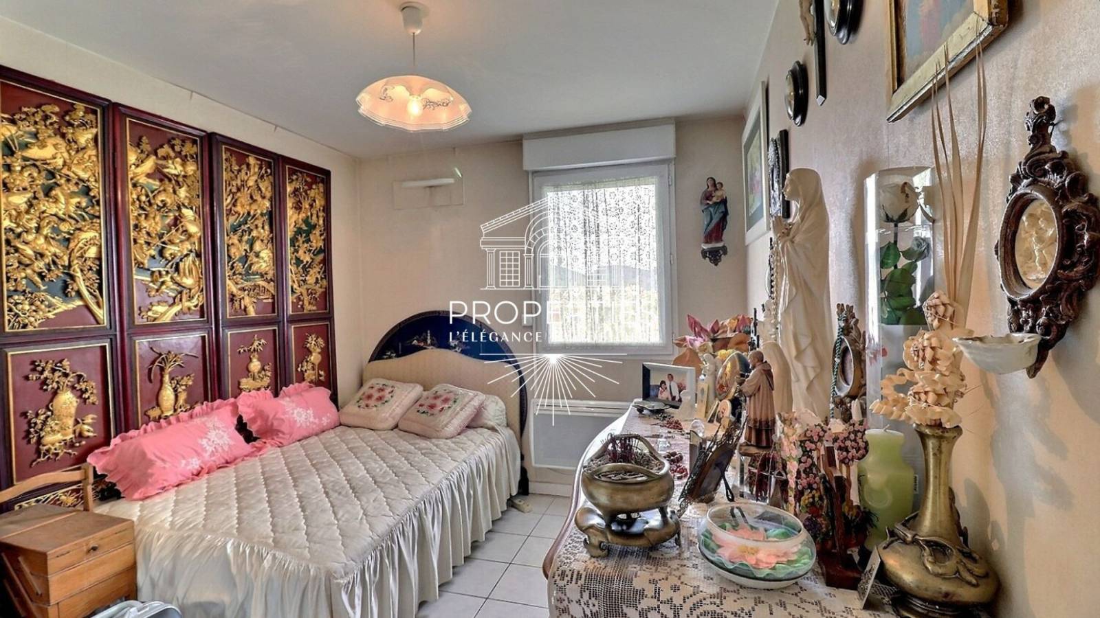 sur Hyeres dans le Var spacieux appartement avec terrasse