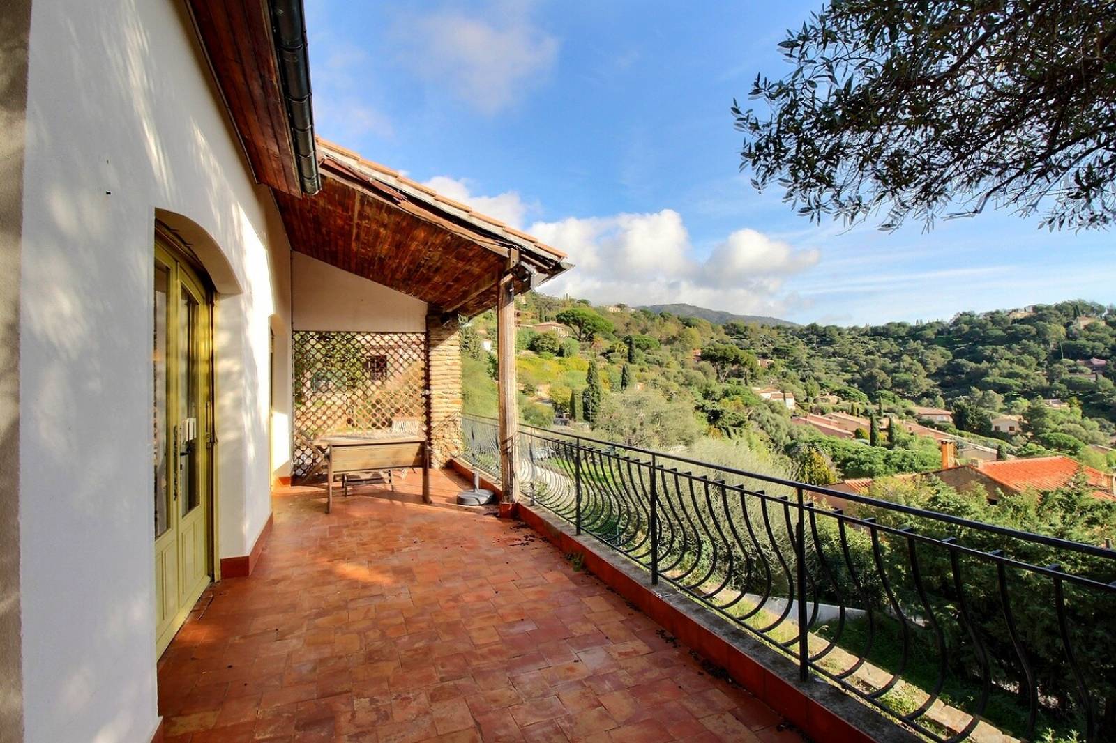 Villa luxe bormes les Mimosas proche plage piscine