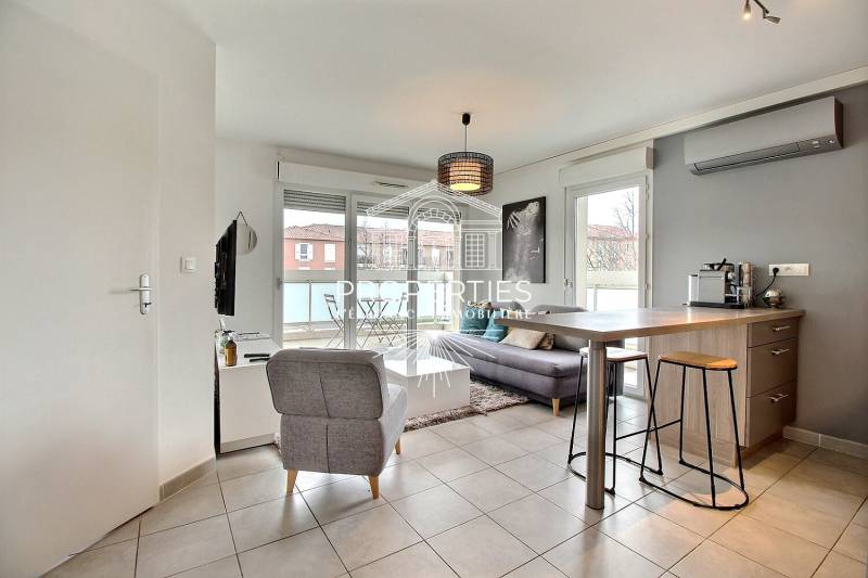 À VENDRE appartement T3 avec ascenseur, terrasse exposée Sud et garage en sous-sol à Cogolin