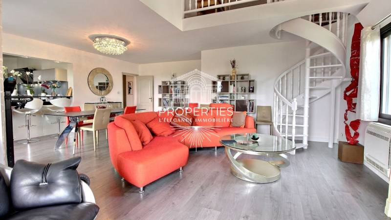 A VENDRE GRAND APPARTEMENT T5 A CARQUEIRANNE