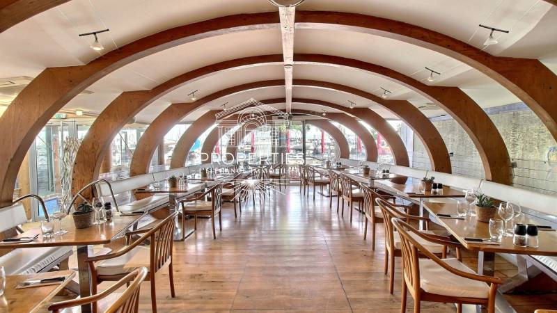 Rare opportunité : restaurant à Hyères avec 90 couverts et belle notoriété à vendre
