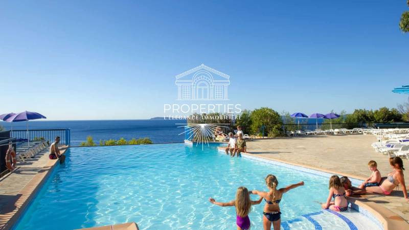 A vendre appartement au Lavandou avec plage privée